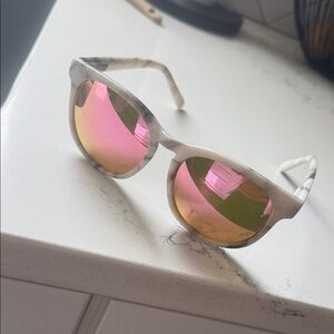 Blenders Alumni queen polarized sunglasses